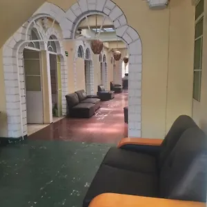 2* Inn 307