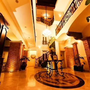 5* Hotel Nueva Luna Boutique